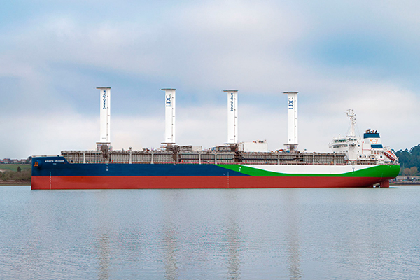 uatro eSAIL® de 26 metros de altura instaladas en el MV Atlantic Orchard. Fletado por Louis Dreyfus Company (LDC) y propiedad de Wisby Tankers.