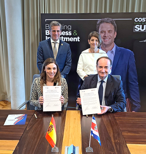 Firma del acuerdo.