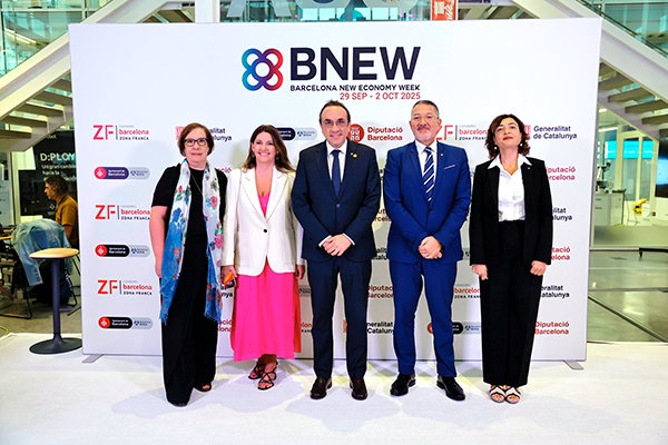 , Josep Rull; el Conseller de Empresa y Trabajo de la Generalitat de Cataluña, Miquel Sàmper; la tenienta de alcalde en el Ayuntamiento de Barcelona, Raquel Gil; y la directora general del CZFB, Blanca Sorigué.