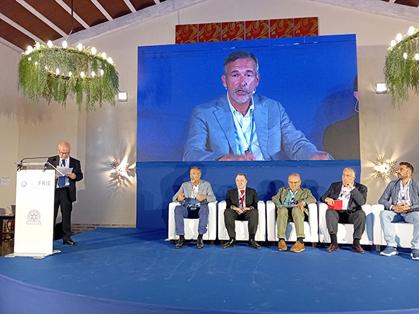 Más de 15.000 conductores necesitan las empresas españolas de transporte frigorífico.