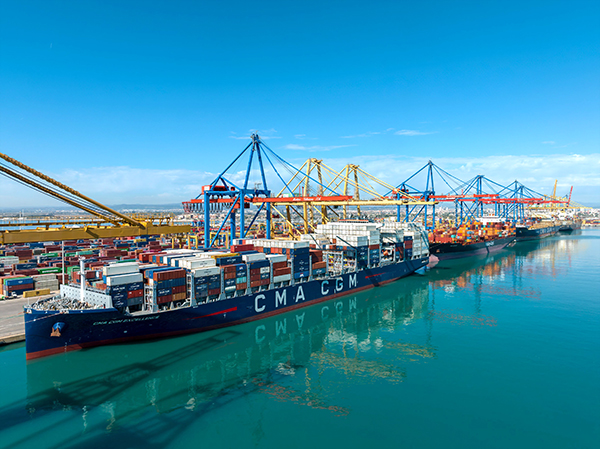 Buques megamax en CSP Iberian Valencia Terminal.