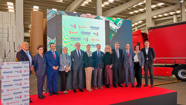 Representantes del puerto de Bilbao, Finnlines, Toro y Betolaza y de la embajada de Polonia.