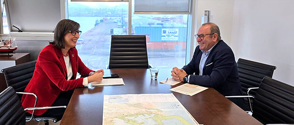 Los presidentes de los puertos de Gijón y Aviles, Nieves Roqueñi y