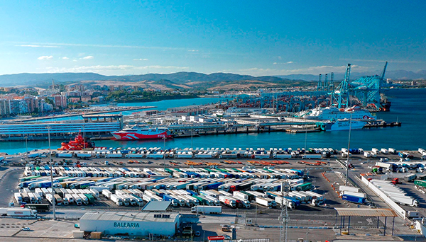 Las terminales de tráfico pesado, una pieza fundamental en la logística del Estrecho. 