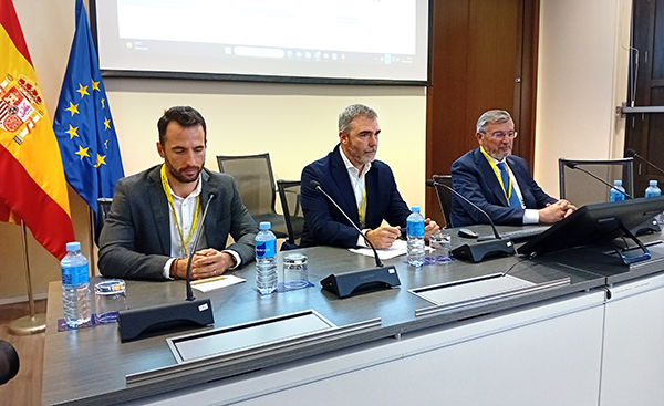 Panel dedicado a la normativa y regulación medioambientales.