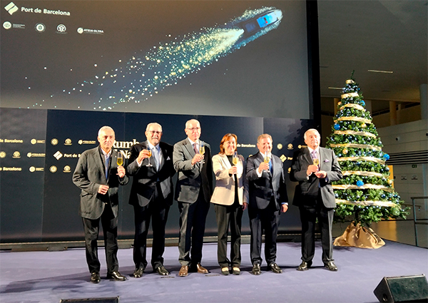 Los presidentes de las asociaciones de la comunidad portuaria con el presidente y la consellera de Territorio.