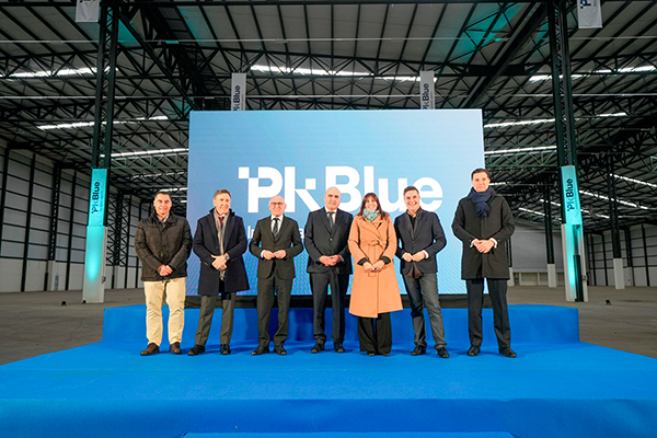 José Luis Arenas, responsable XPO Logistics; José María Alaña, responsable Pulsar Krean; Ramiro González, Diputado General de Álava; Jose de la Calle, miembro del Comité Ejecutivo de PK Blue; Maider Etxebarria, alcaldesa de Vitoria-Gasteiz; Mikel Jauregi, consejero de Industria, Transición Energética y Sostenibilidad; Esteban Caja, responsable de HIG