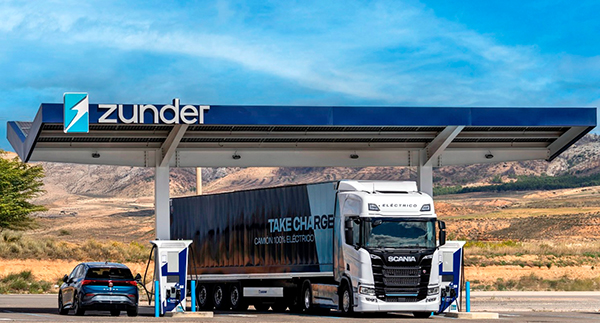 Imagen de una estación de servicio de Zunder, compañía que está apostando por la electriicación del transporte proesional.