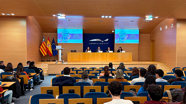 Presentación de la nueva optativa impulsada por la Fundación Valenciaport.