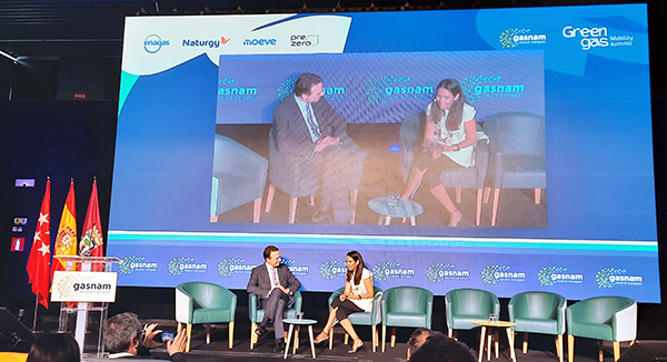 Arturo Gonzalo, CEO de Enagás, y Eugenia Sillero, secretaria general de Gasnam. 